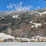 Vendégház Gaestehaus Berta Zell am Ziller