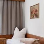 Vendégház Gaestehaus Berta Zell am Ziller