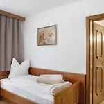 Vendégház Gaestehaus Berta Zell am Ziller
