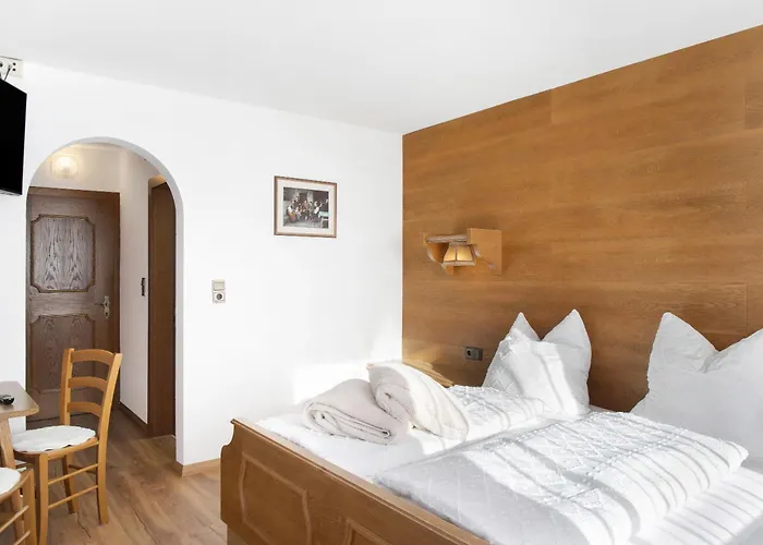 Gaestehaus Berta ゲストハウス ツェル・アム・ツィラー