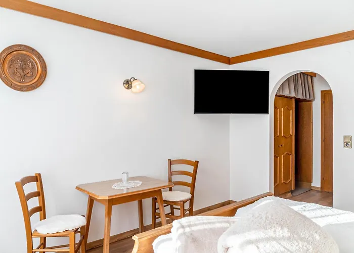 Gaestehaus Berta ゲストハウス ツェル・アム・ツィラー