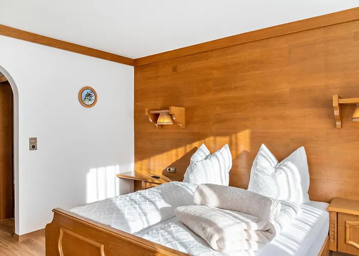 Gaestehaus Berta ゲストハウス 3*